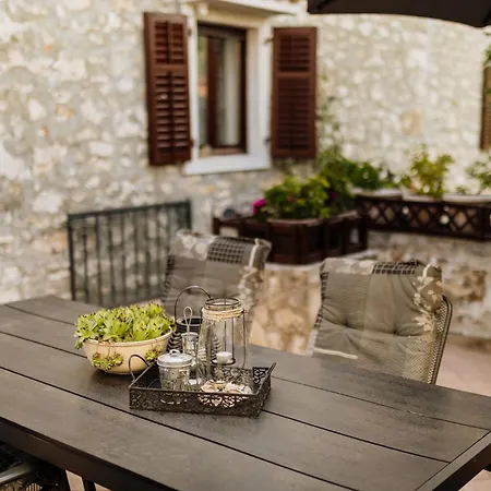 Mirna Stress Free Vol.2 Daire Umag